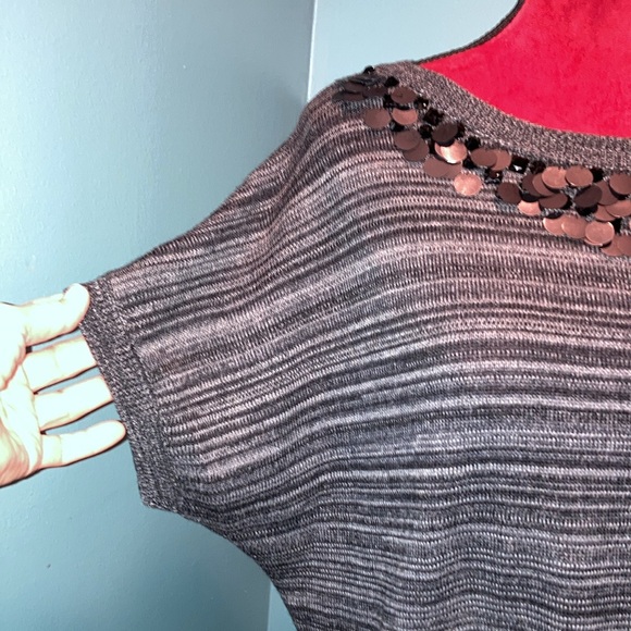 Loft Gray and Black Lightweight Top Size Medium - Picture 3 of 12